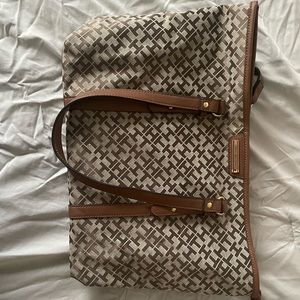 Tommy Hilfiger purse, used once, like new